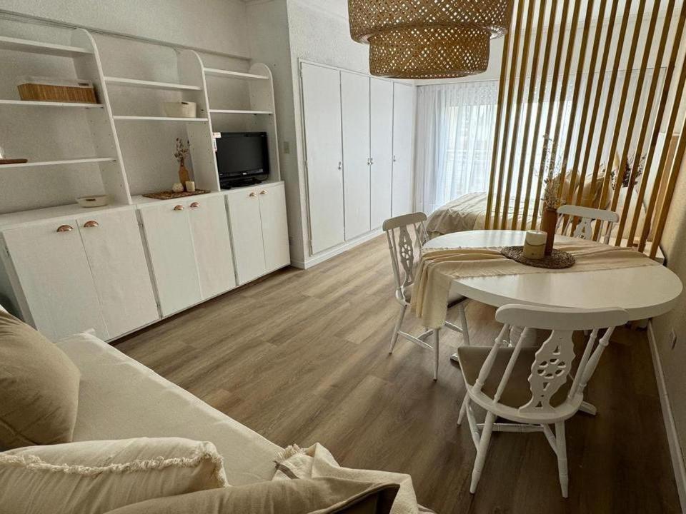 Hermoso Departamento Monoambiente En Edificio Maral 33 *