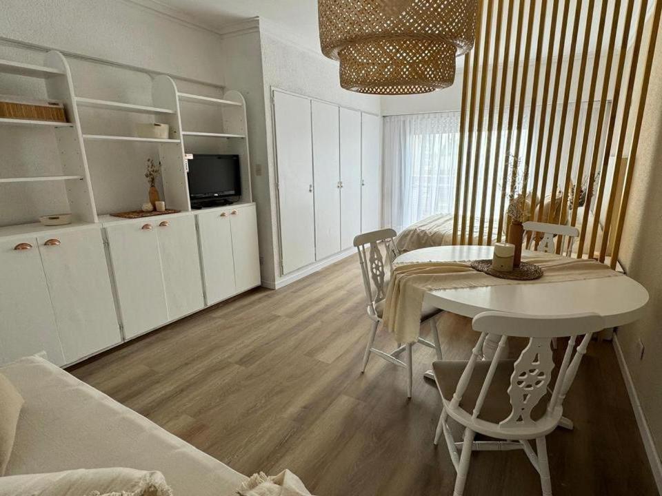 Hermoso Departamento Monoambiente En Edificio Maral 33 *
